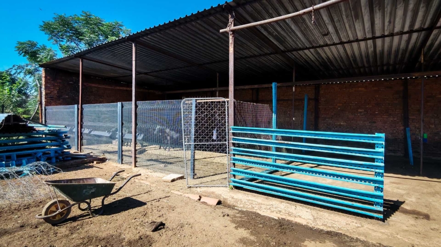 6 Bedroom Property for Sale in Hartbeespoort North West